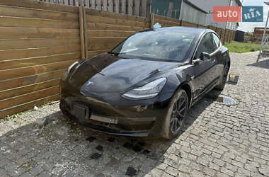 Седан Tesla Model 3 2020 в Киеве