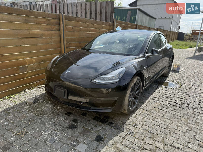 Tesla Model 3 2020