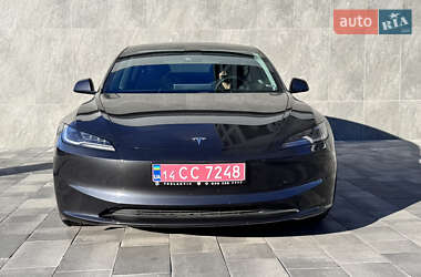 Седан Tesla Model 3 2024 в 