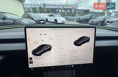 Седан Tesla Model 3 2024 в 