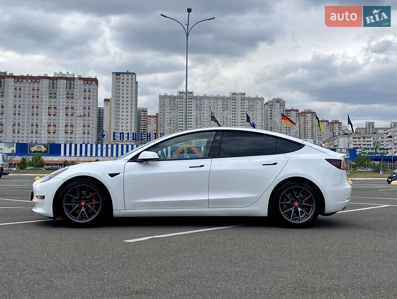 Седан Tesla Model 3 2021 в Киеве фото 3 Седан Tesla Model 3 2021 в Киеве