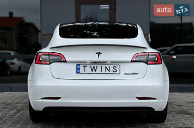 Седан Tesla Model 3 2019 в 