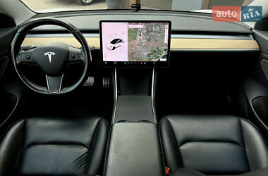 Седан Tesla Model 3 2019 в 