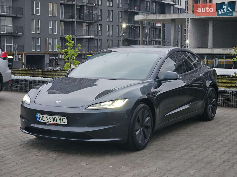 Седан Tesla Model 3 2024 в Львове