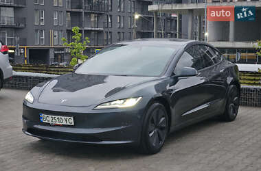 Седан Tesla Model 3 2024 в 