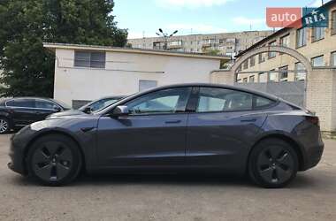Седан Tesla Model 3 2023 в 