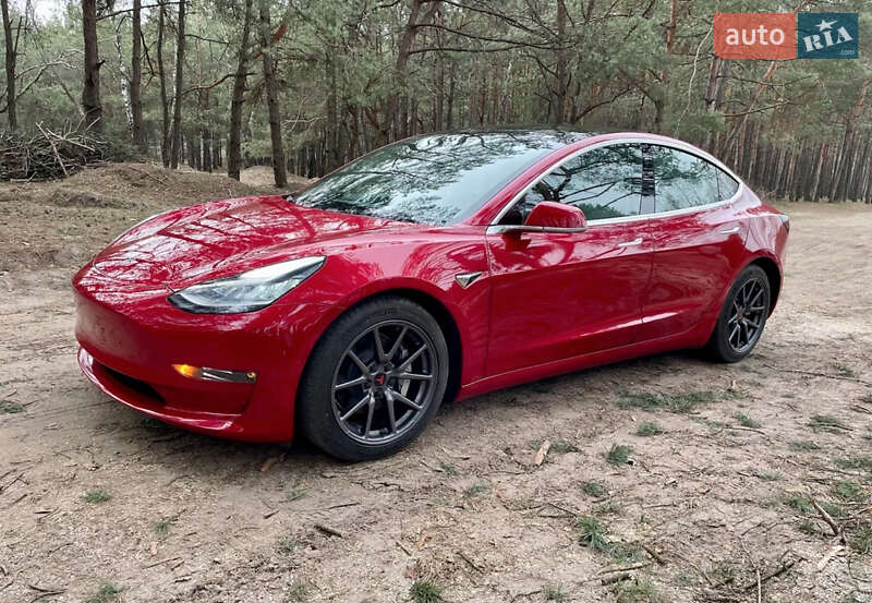 Седан Tesla Model 3 2018 в Тернополе