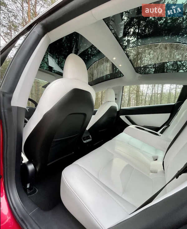 Седан Tesla Model 3 2018 в Тернополе