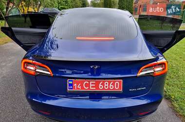 Седан Tesla Model 3 2020 в 