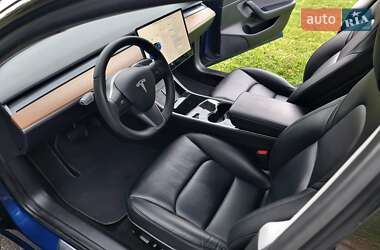 Седан Tesla Model 3 2020 в 