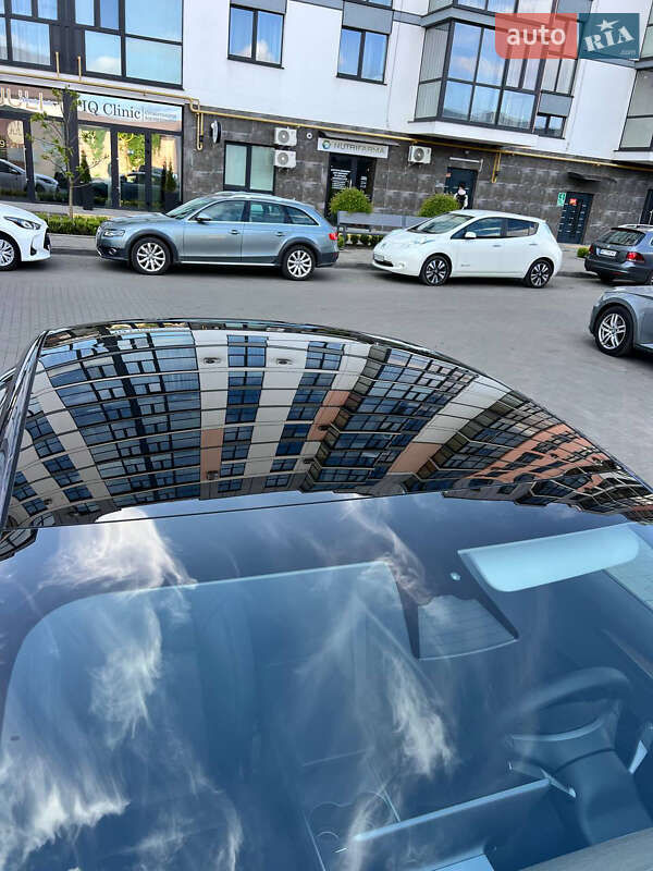 Седан Tesla Model 3 2022 в Луцьку