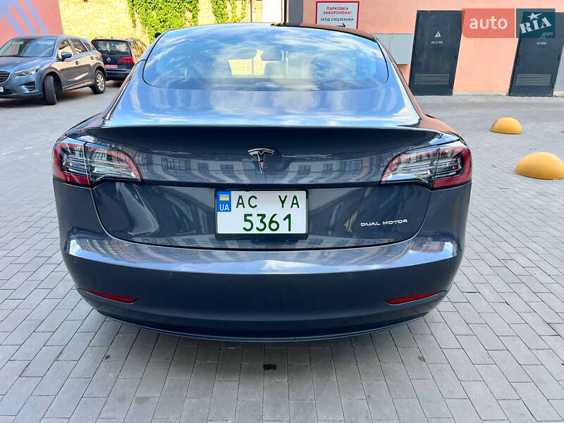 Седан Tesla Model 3 2022 в Луцьку