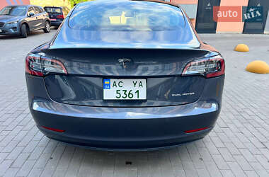 Седан Tesla Model 3 2022 в 