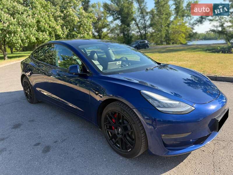 Седан Tesla Model 3 2018 в Кременчуге