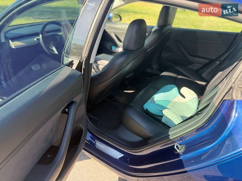 Седан Tesla Model 3 2018 в Кременчуге