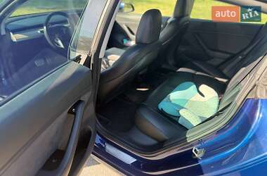 Седан Tesla Model 3 2018 в 