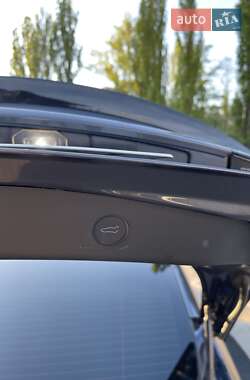 Седан Tesla Model 3 2022 в Киеве