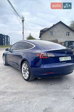 Седан Tesla Model 3 2019 в 