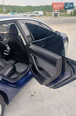 Седан Tesla Model 3 2019 в 