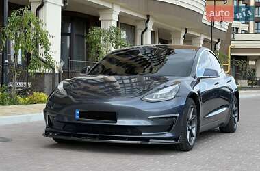 Седан Tesla Model 3 2020 в Києві