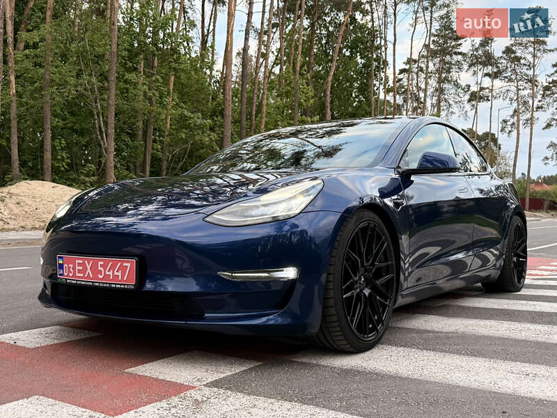Седан Tesla Model 3 2019 в 