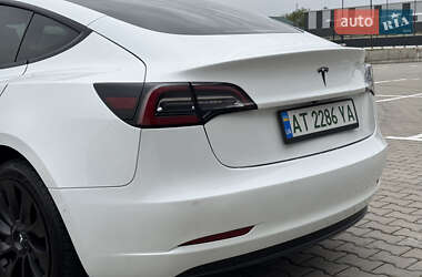 Седан Tesla Model 3 2020 в 