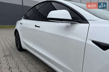 Седан Tesla Model 3 2020 в 