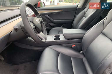 Седан Tesla Model 3 2022 в 