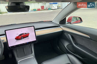 Седан Tesla Model 3 2022 в 