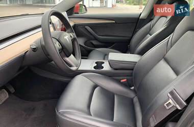 Седан Tesla Model 3 2022 в 