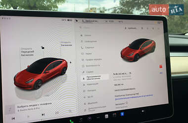 Седан Tesla Model 3 2022 в 