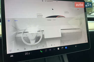 Седан Tesla Model 3 2022 в 