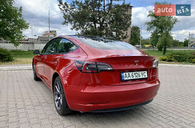 Седан Tesla Model 3 2022 в 