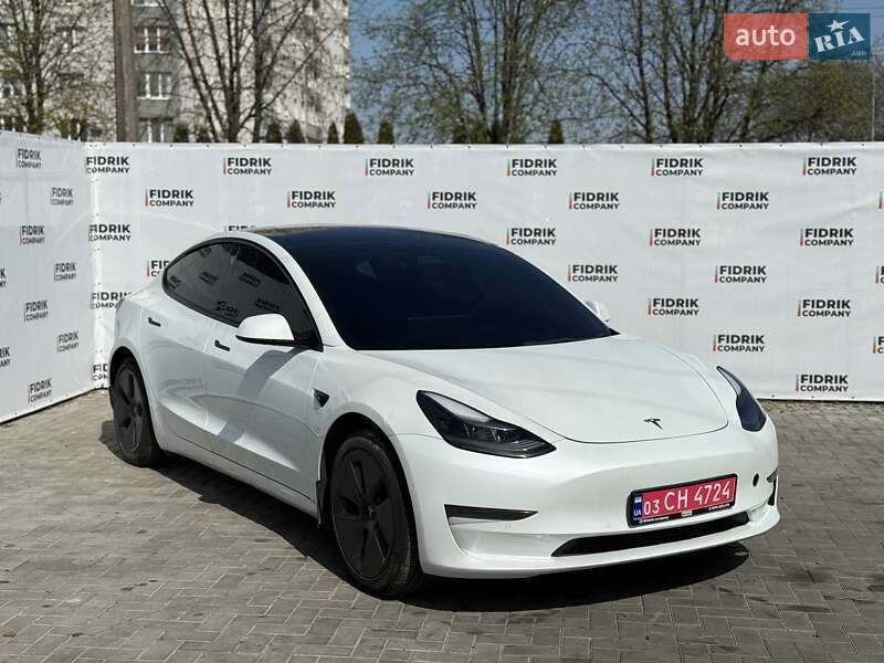 Седан Tesla Model 3 2021 в 