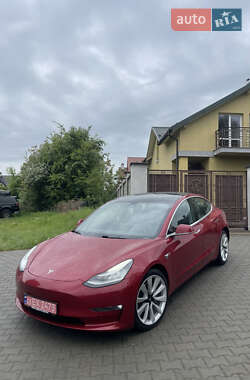 Седан Tesla Model 3 2019 в Львове