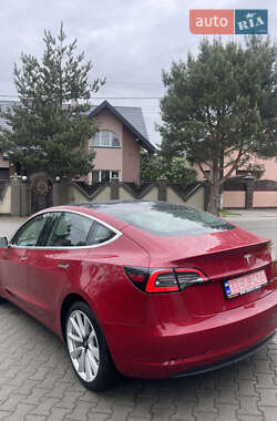 Седан Tesla Model 3 2019 в 
