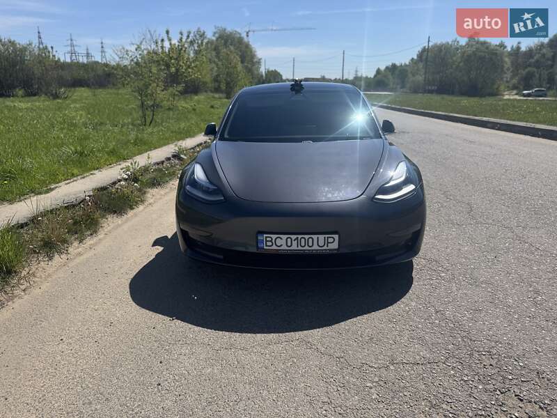 Седан Tesla Model 3 2020 в Львове