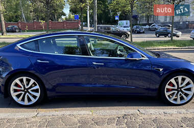 Седан Tesla Model 3 2019 в 