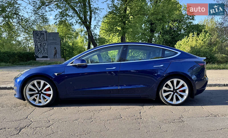 Седан Tesla Model 3 2019 в Києві