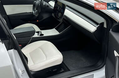 Седан Tesla Model 3 2018 в 
