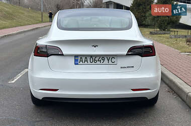Седан Tesla Model 3 2018 в 