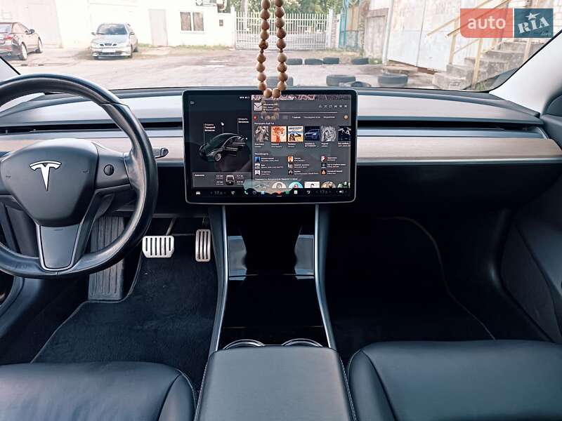 Седан Tesla Model 3 2018 в Харкові