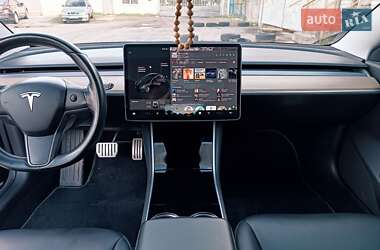 Седан Tesla Model 3 2018 в 