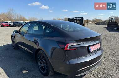 Седан Tesla Model 3 2024 в 