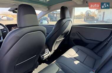 Седан Tesla Model 3 2024 в 