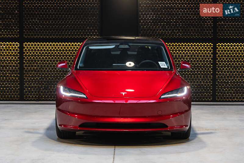 Седан Tesla Model 3 2024 в Луцьку