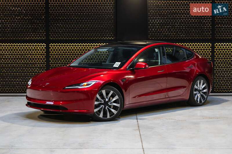 Tesla Model 3 2024