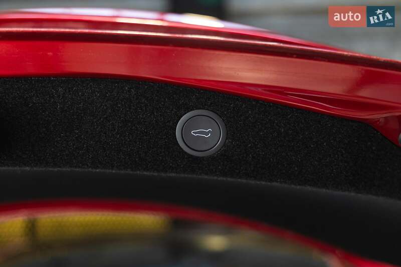 Седан Tesla Model 3 2024 в Луцьку