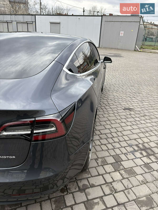 Седан Tesla Model 3 2019 в Коломые