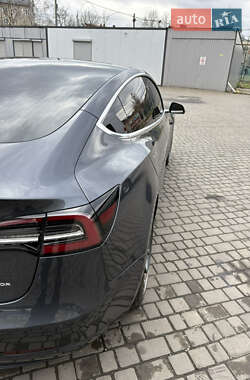 Седан Tesla Model 3 2019 в 